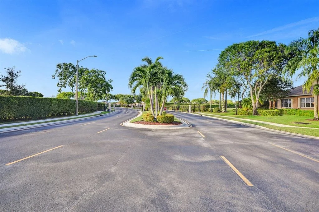 Photo of 6867 Cairnwell Drive