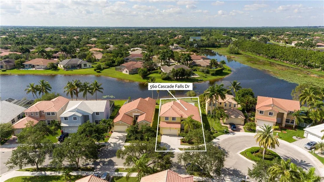 Photo of 560 Cascade Falls Drive