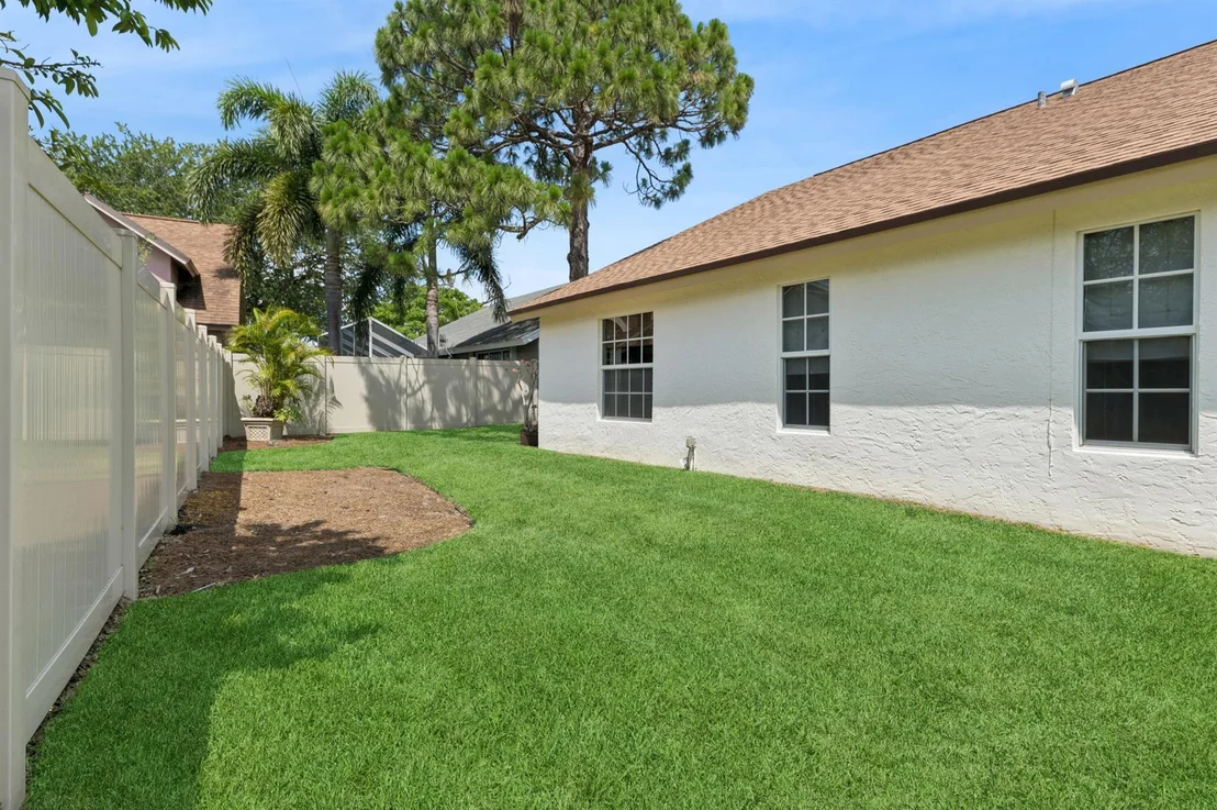 Photo of 12861 Meadowbend Drive