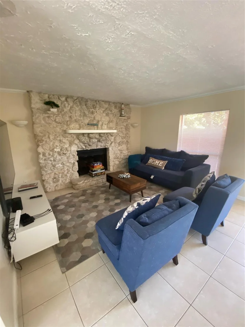 Photo of 928 Jackson Way