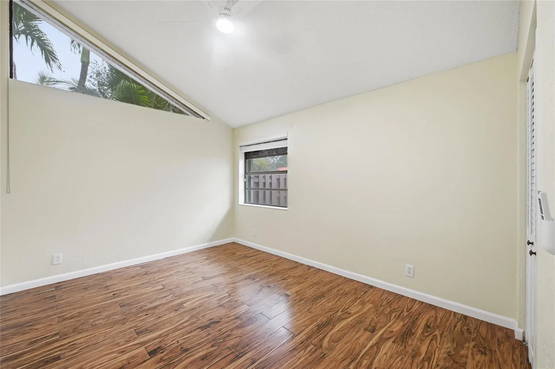 Photo of 10949 NW 1st Manor