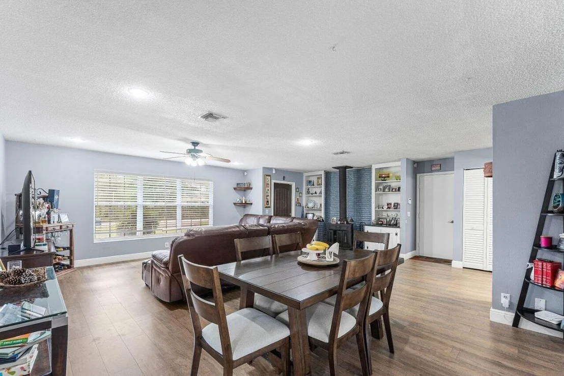 Photo of 5455 Pine Tree Drive