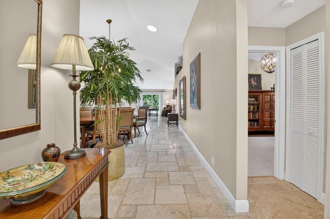 Photo of 523 Canoe Point