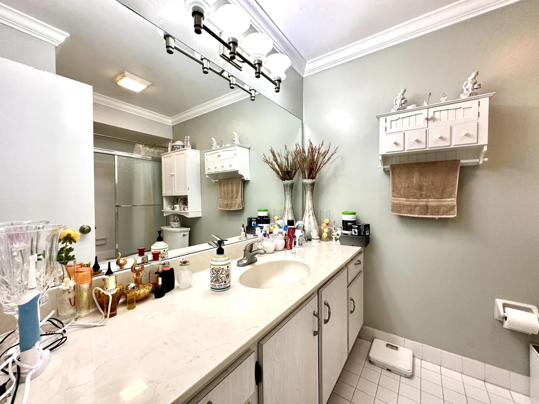 Photo of 5254 Mirror Lakes Boulevard
