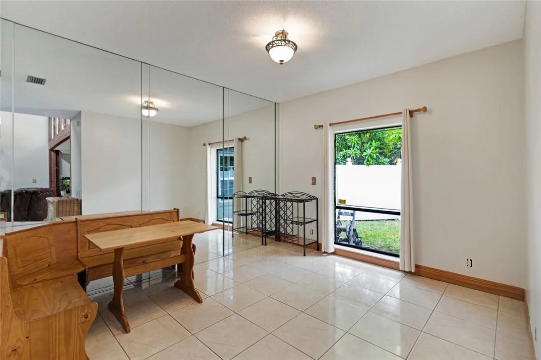 Photo of 8067 Buttonwood Creek