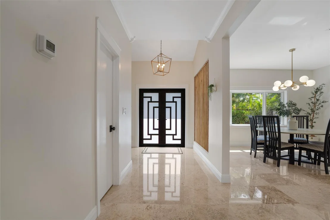 Photo of 741 Mockingbird Lane