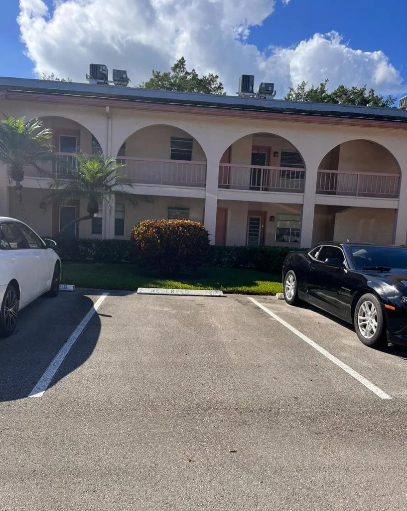 Photo of Unit D2 at 1107 Bahama Bend