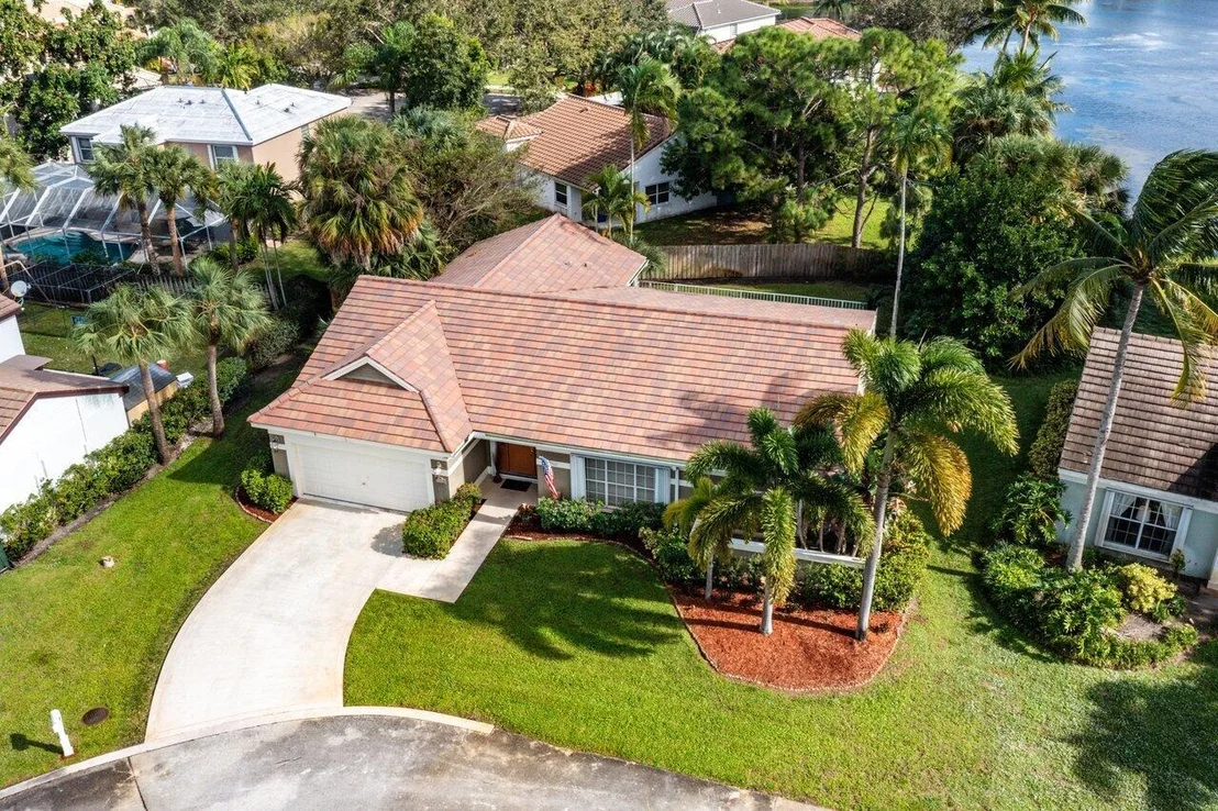 Photo of 4060 Sabal Lakes Road