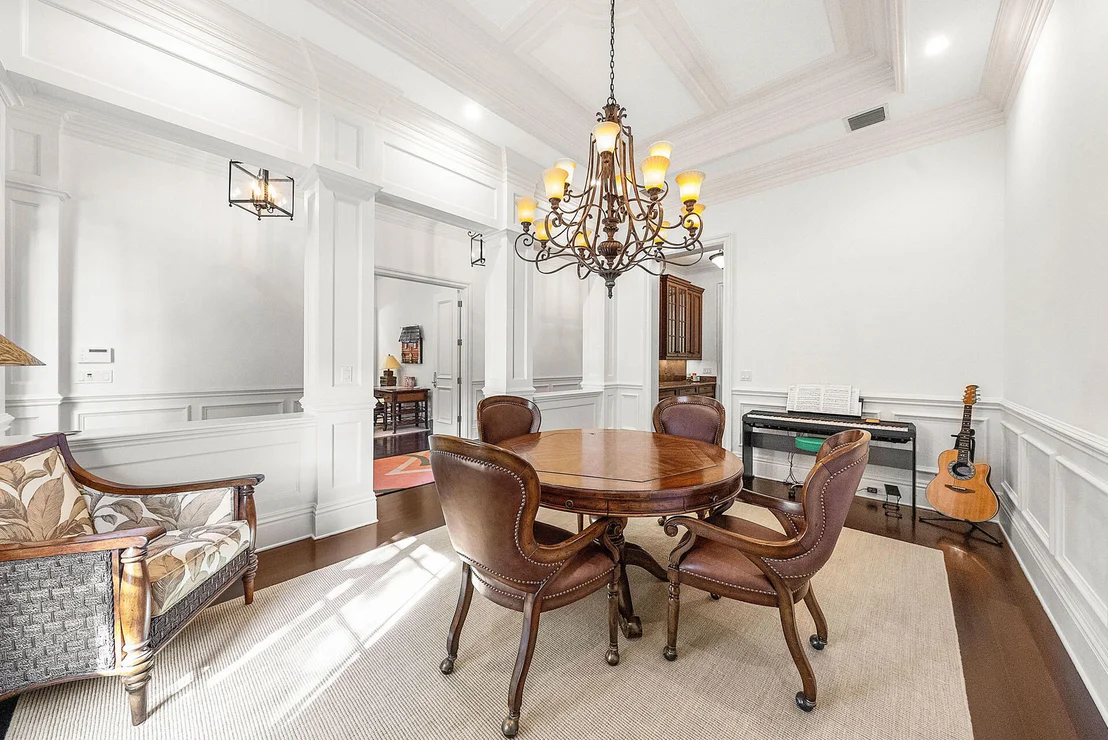Photo of 2460 Queen Palm Road