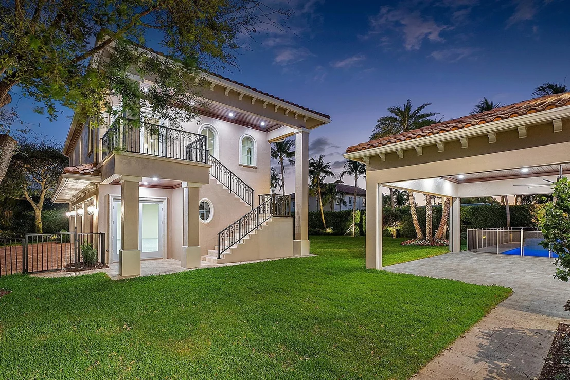 Photo of 384 Royal Palm Way
