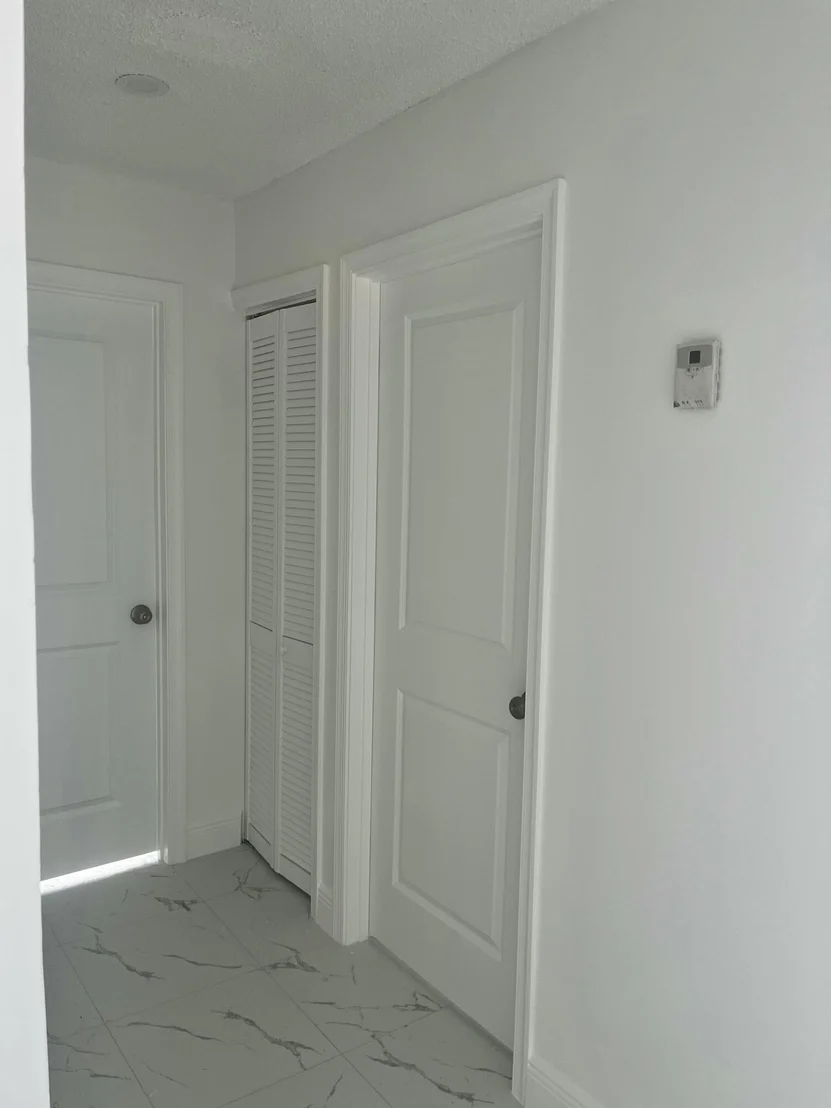 Photo of 2747 Summit Boulevard