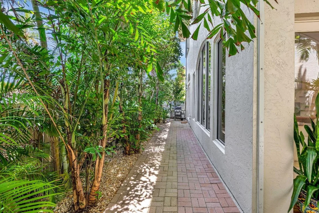 Photo of 3628 S Ocean Boulevard