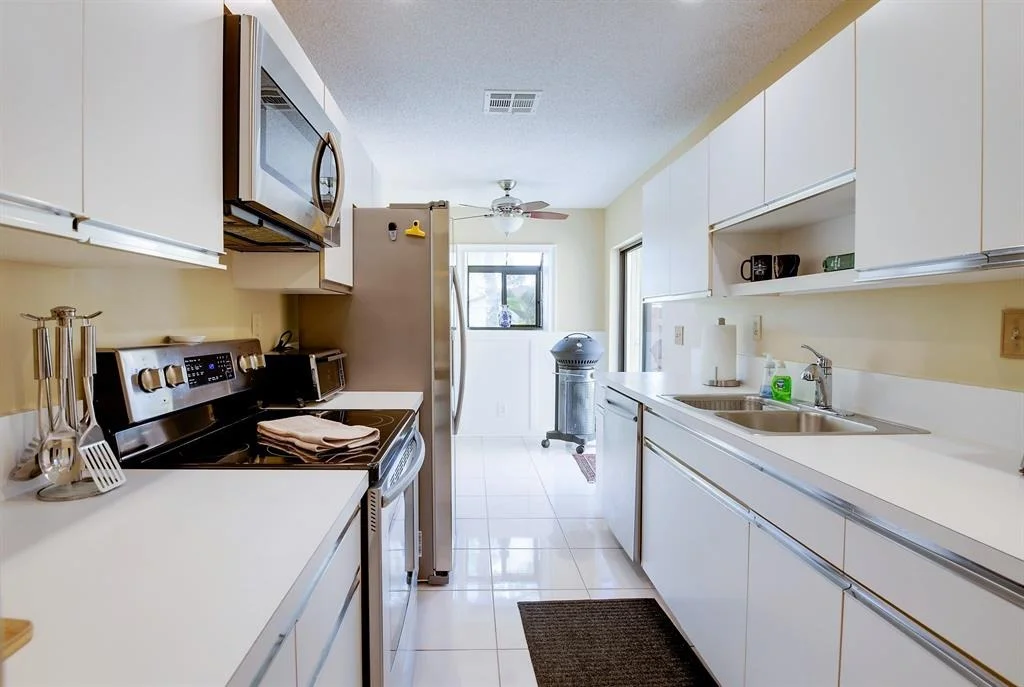 Photo of Unit B at 14200 Nesting Way