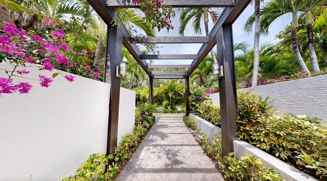 Photo of 355 Oakview Drive