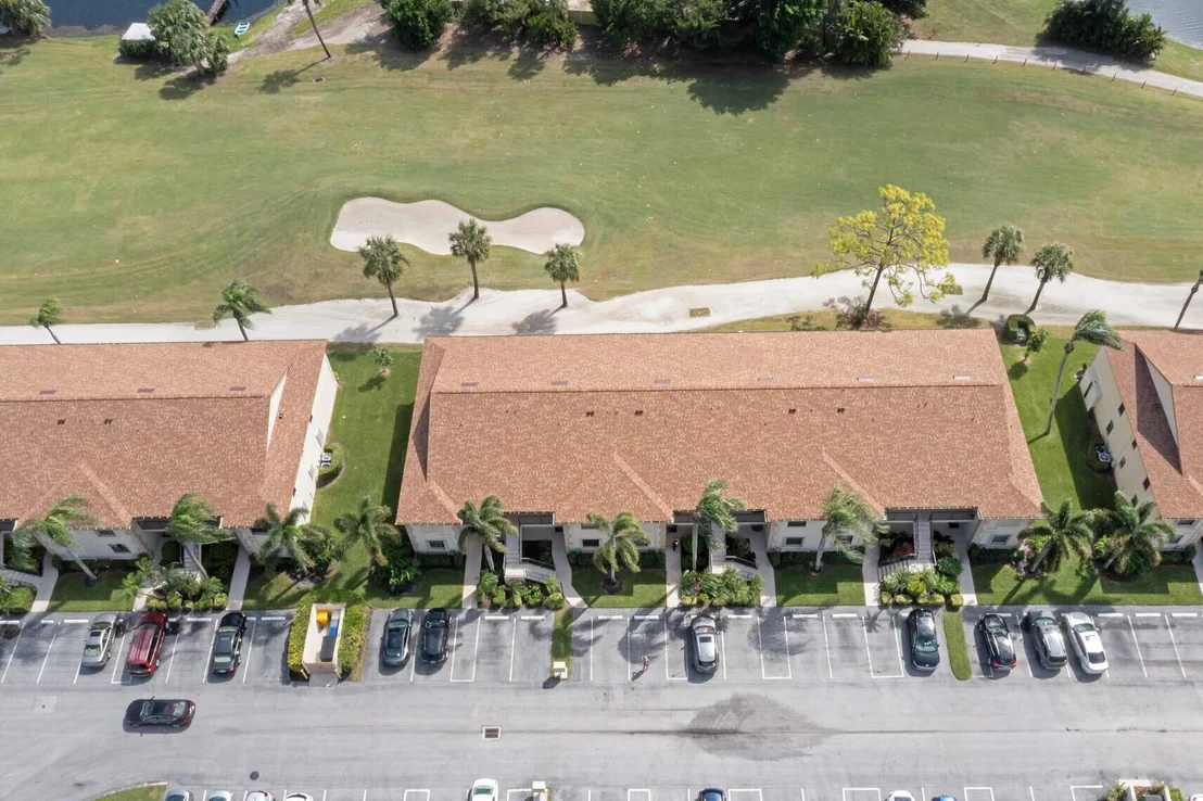 Photo of Unit C at 1001 Pinecrest Circle