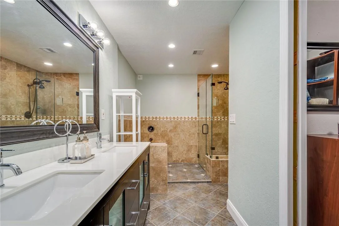 Photo of 597 Lakeside Circle