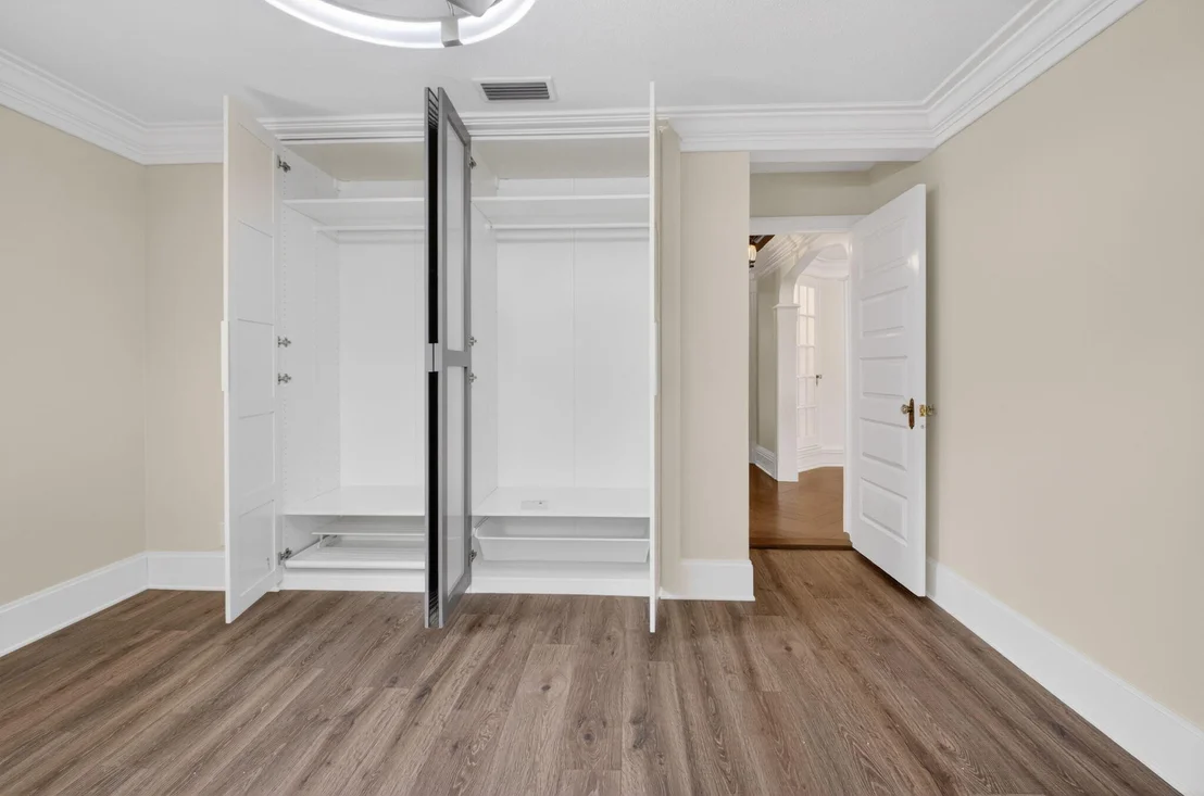 Photo of 105 NW 8TH Place