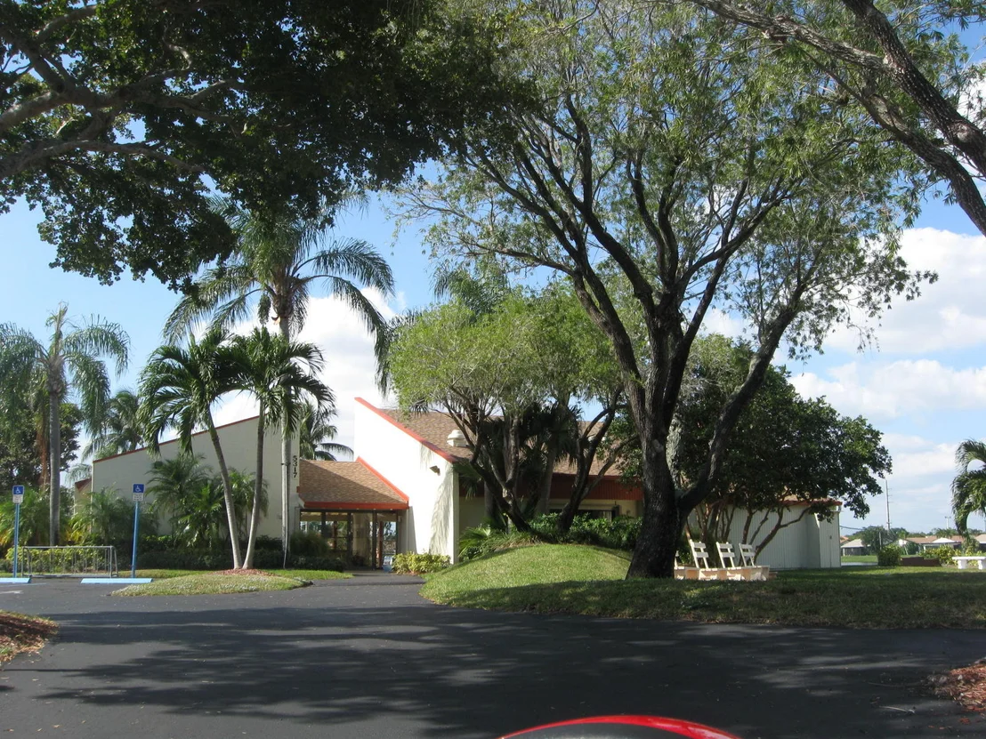 Photo of 5550 Mirror Lakes Boulevard