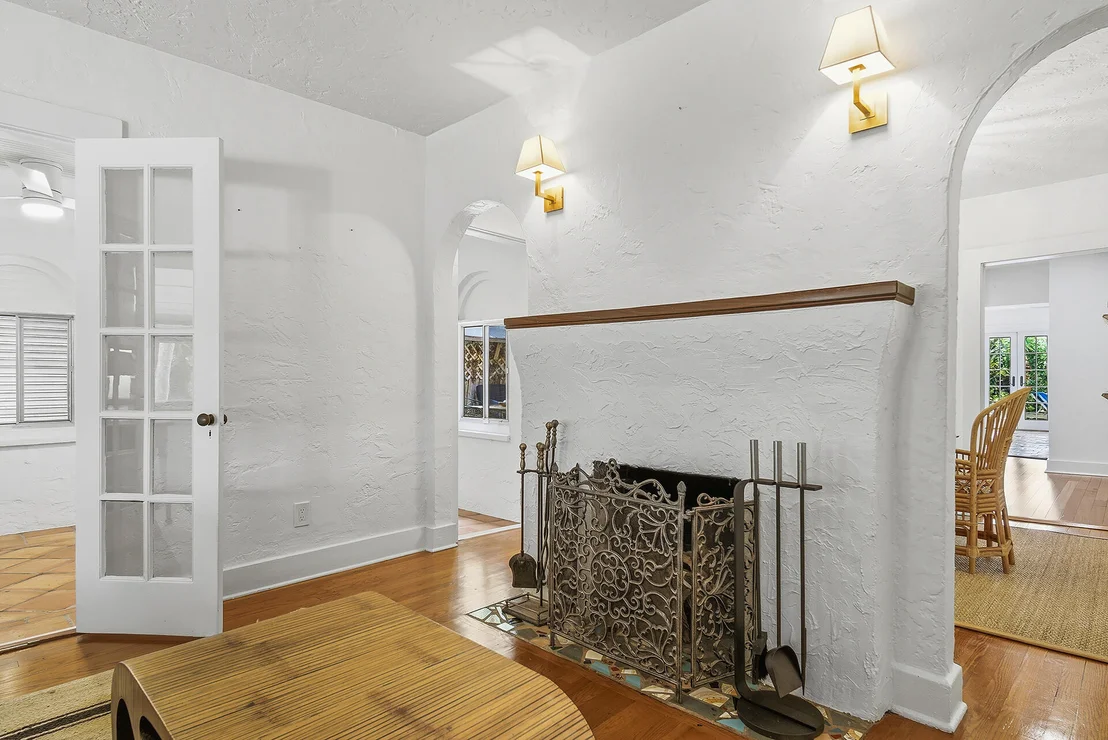Photo of 810 Avon Road