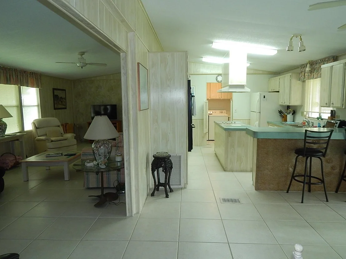 Photo of Unit 31 at 400 N A1a