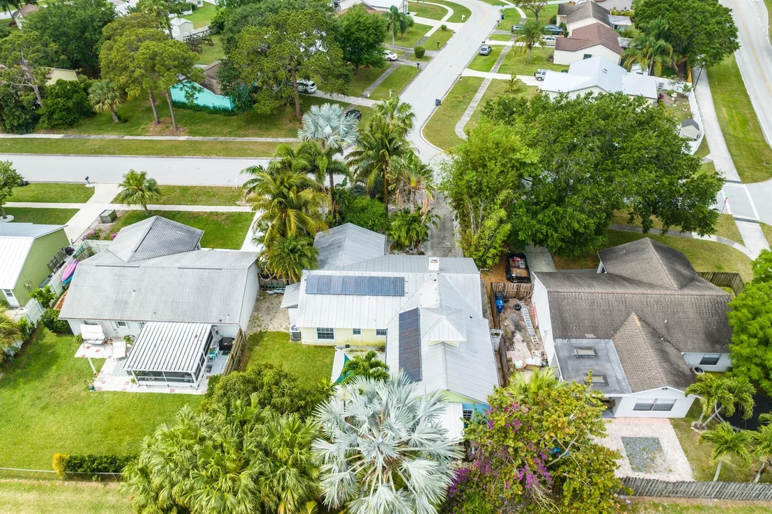 Photo of 165 Lakeside Drive