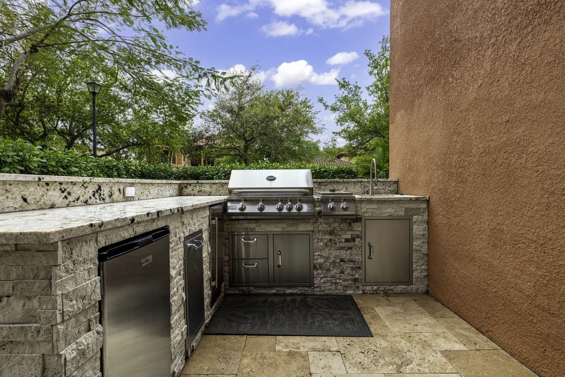 Photo of 658 Cresta Circle