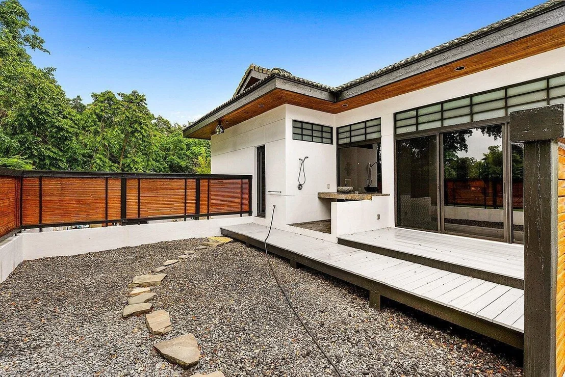Photo of 8549 SURREY Lane