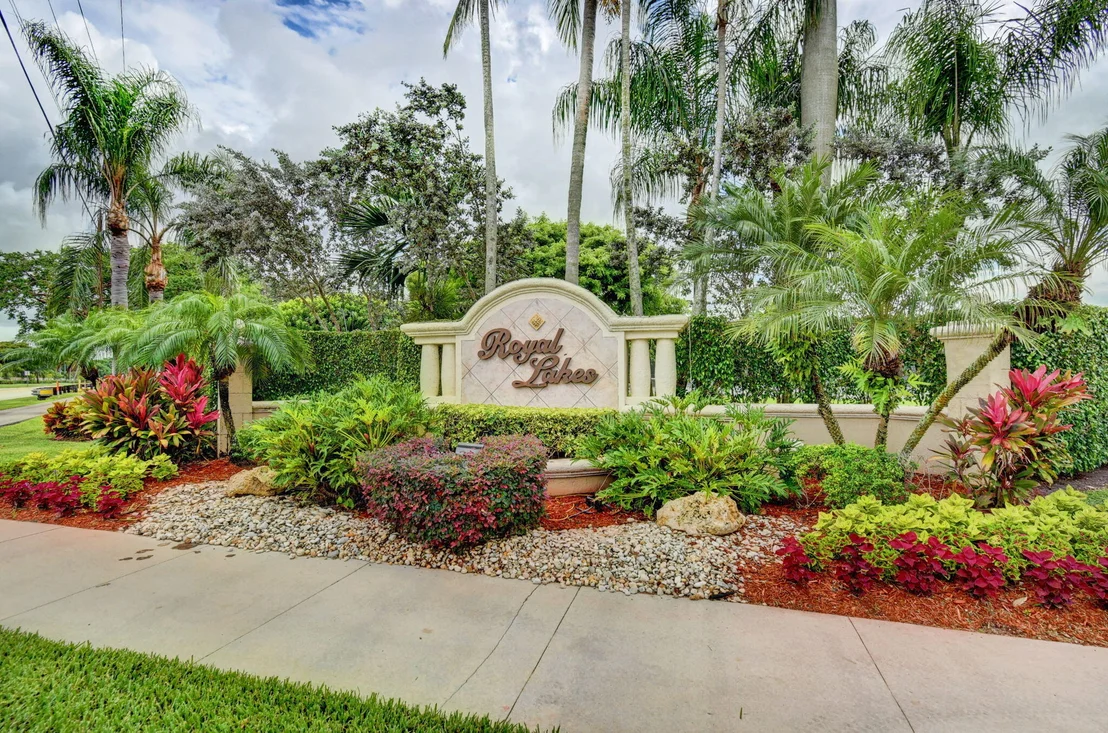Photo of 5891 Royal Isles Boulevard
