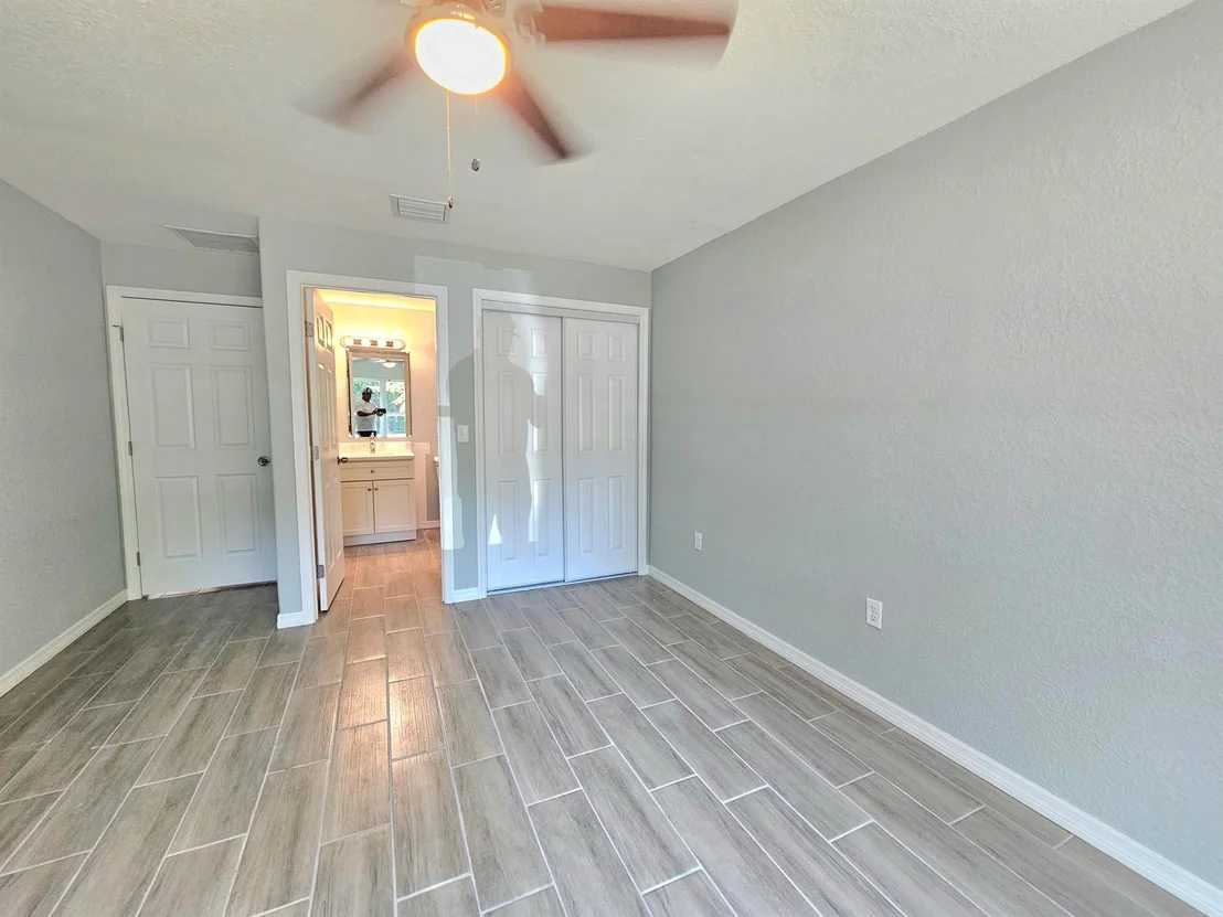 Photo of 3307 NW 35th Avenue