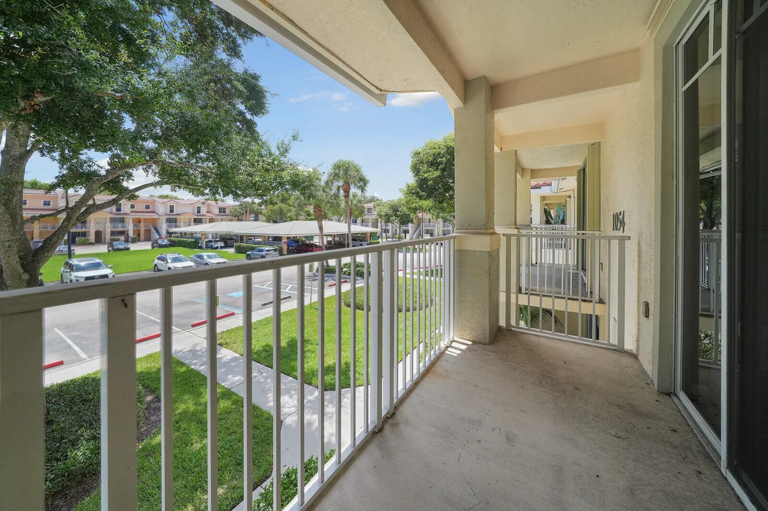 Photo of Unit 21 at 1054 University Boulevard