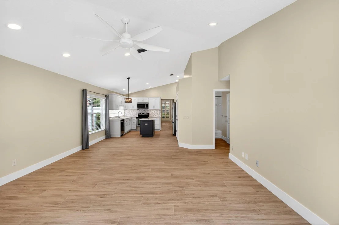 Photo of 1142 Canoe Point