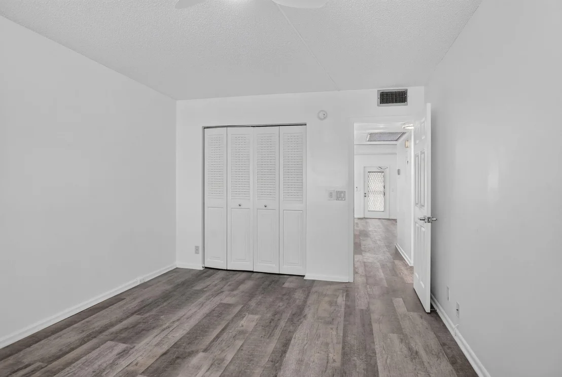 Photo of 3045 Cornwall C