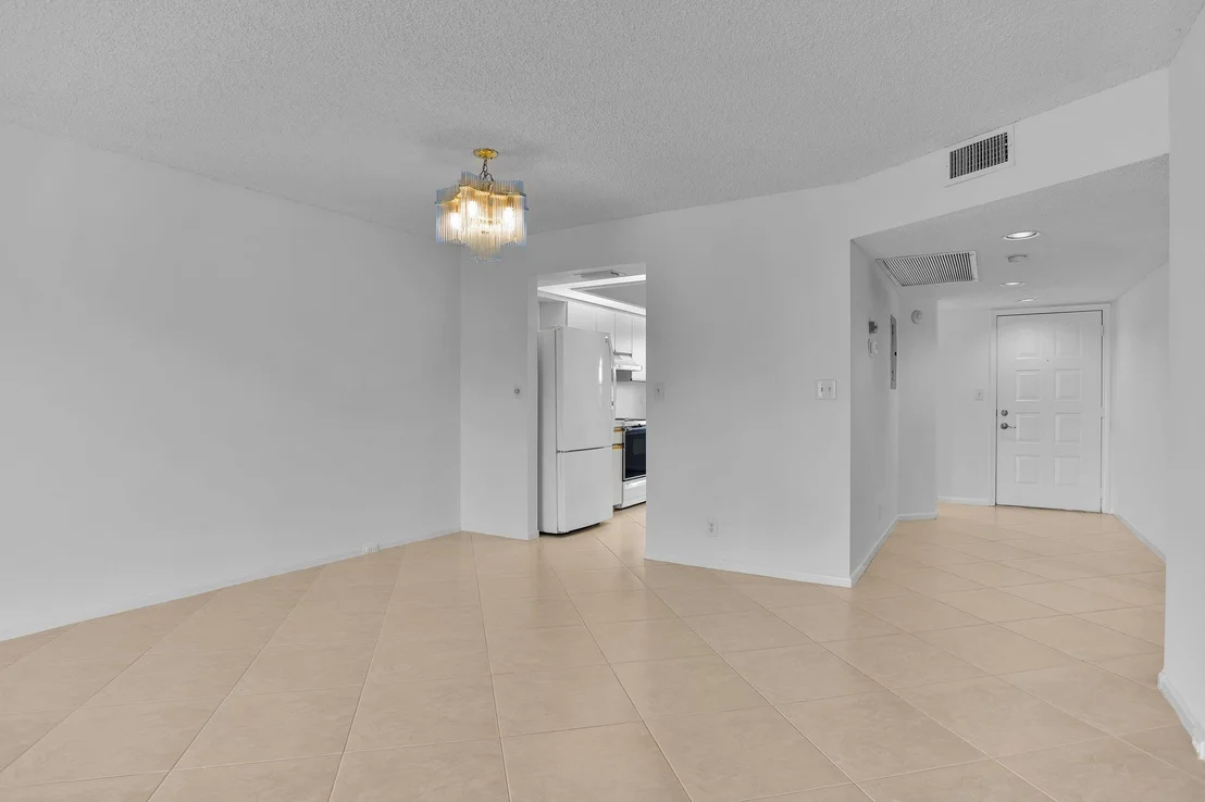 Photo of Unit D4 at 1601 Abaco Drive