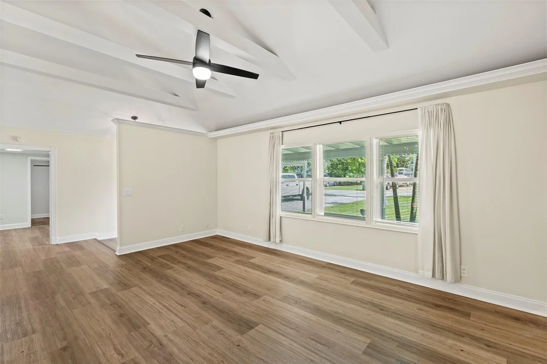 Photo of 333 SW Manor Drive