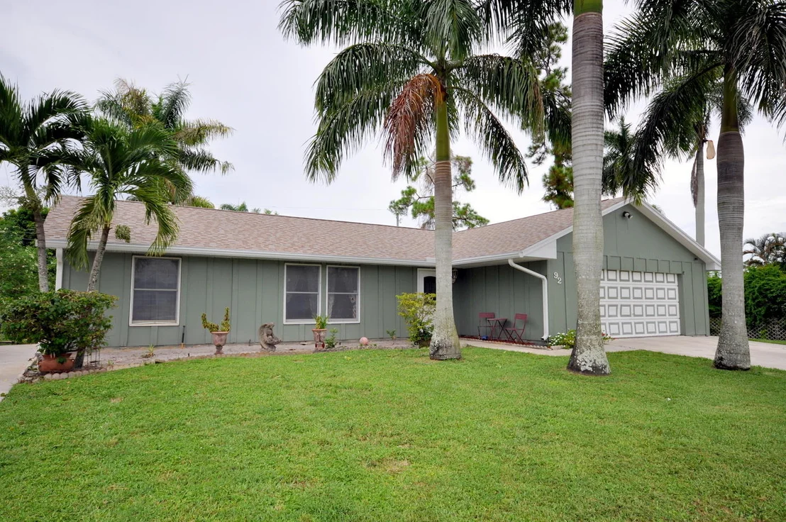 Photo of 92 W Pine Tree Avenue