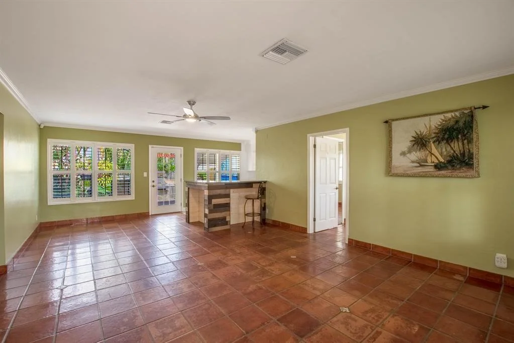 Photo of 1707 Crest Drive