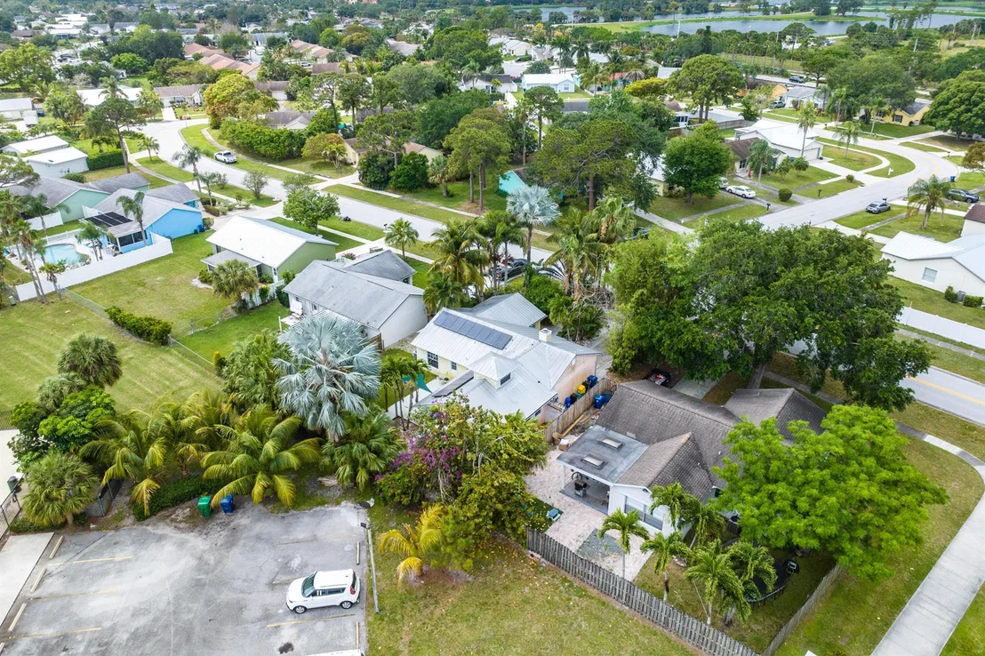 Photo of 165 Lakeside Drive