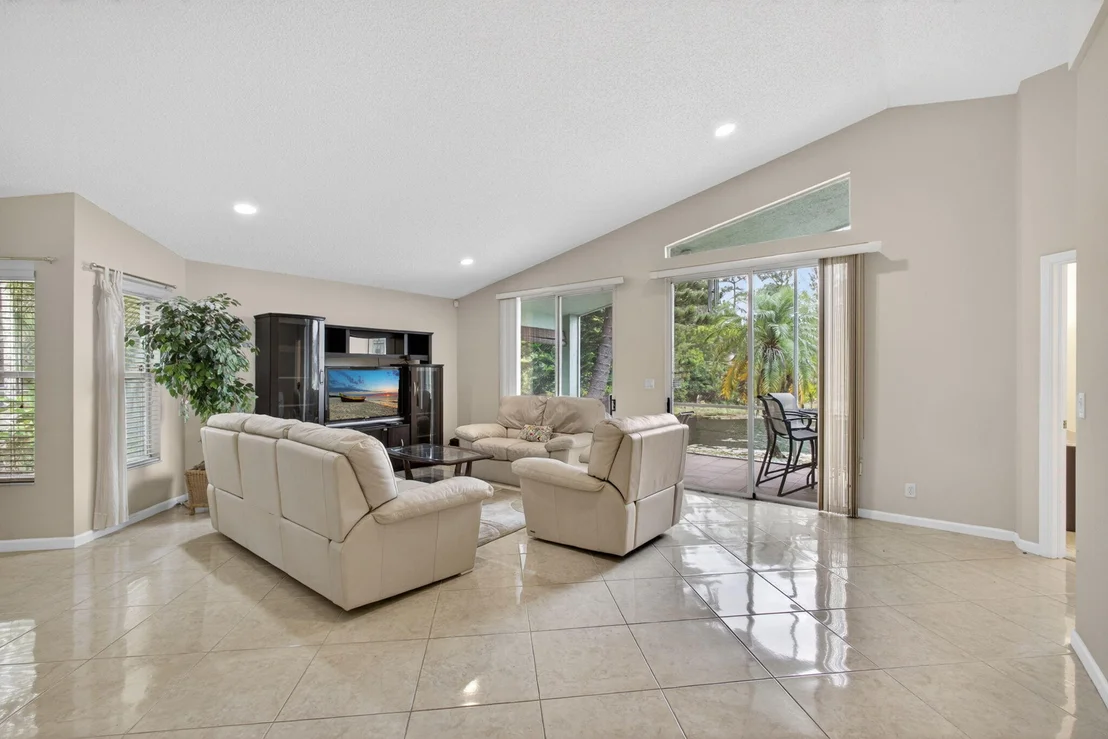 Photo of 2860 Waters Edge Circle