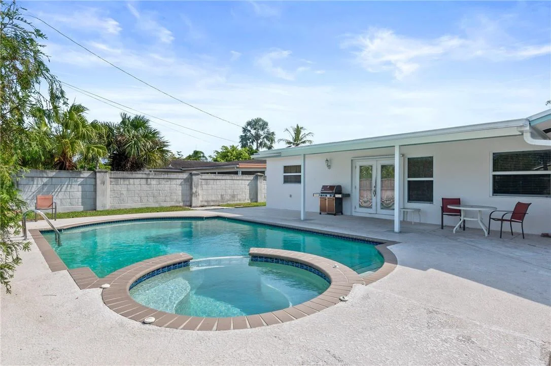 Photo of 636 West Drive