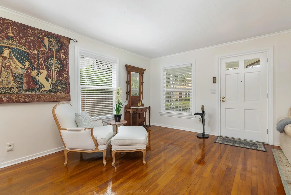 Photo of 816 Avon Road