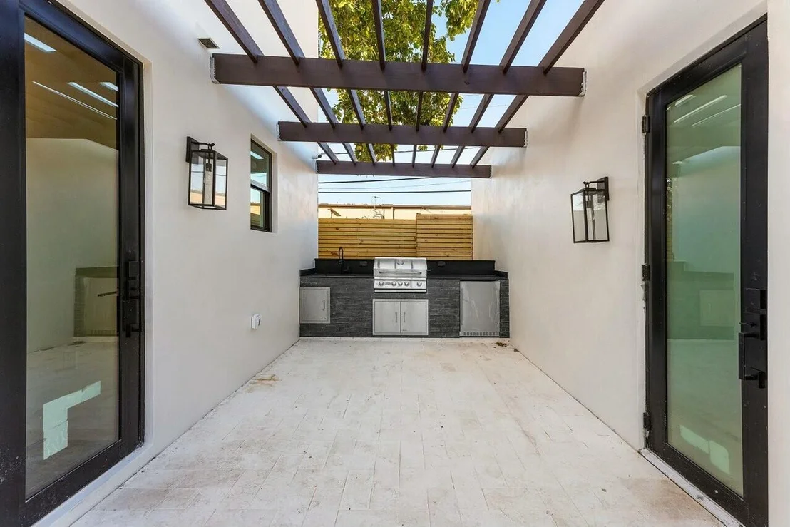 Photo of 338 Cornell Drive