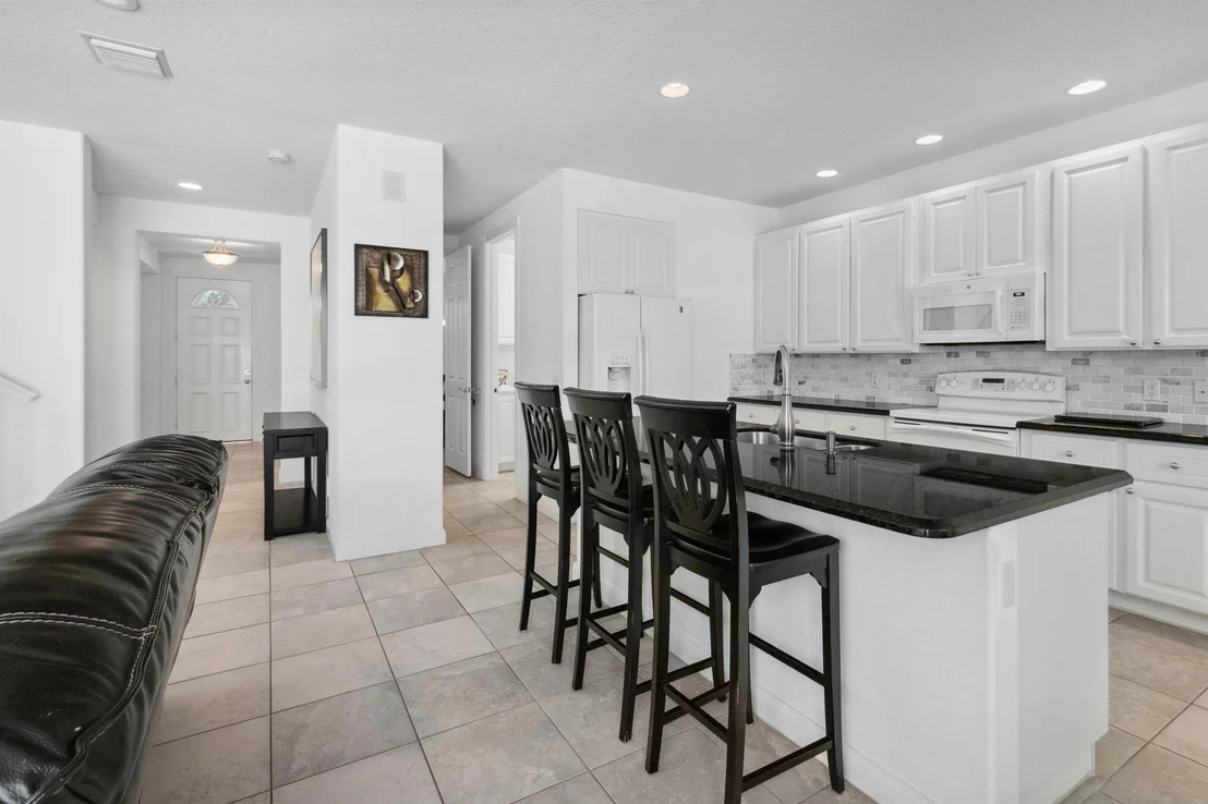 Photo of 2616 E Community Drive