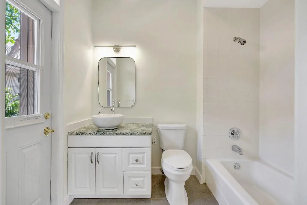 Photo of 6102 SE Oakmont Place