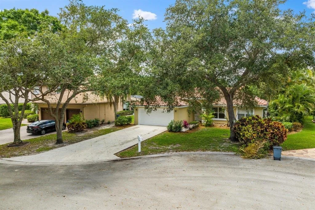 Photo of 245 Bluejay Lane