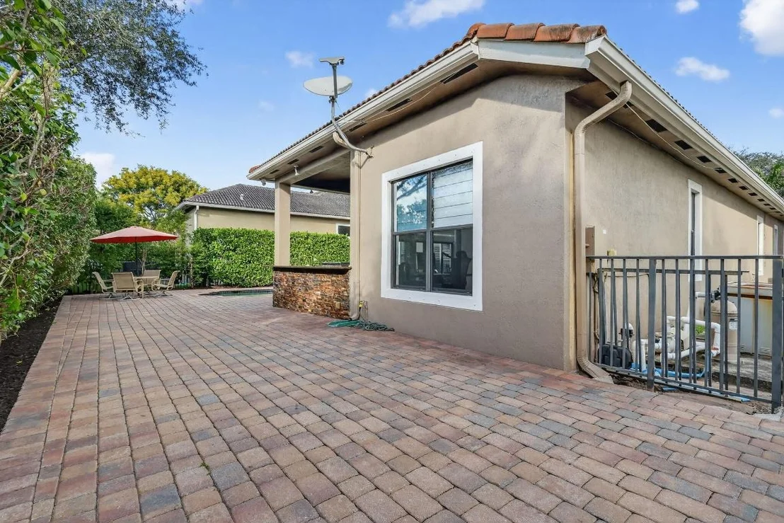 Photo of 16091 Rosecroft Terrace