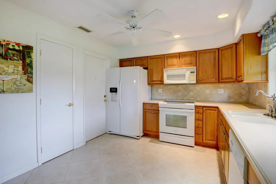 Photo of Unit B at 4350 Pear Tree Circle