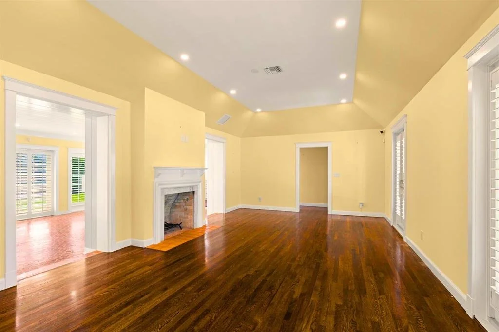 Photo of 322 Colonial Road