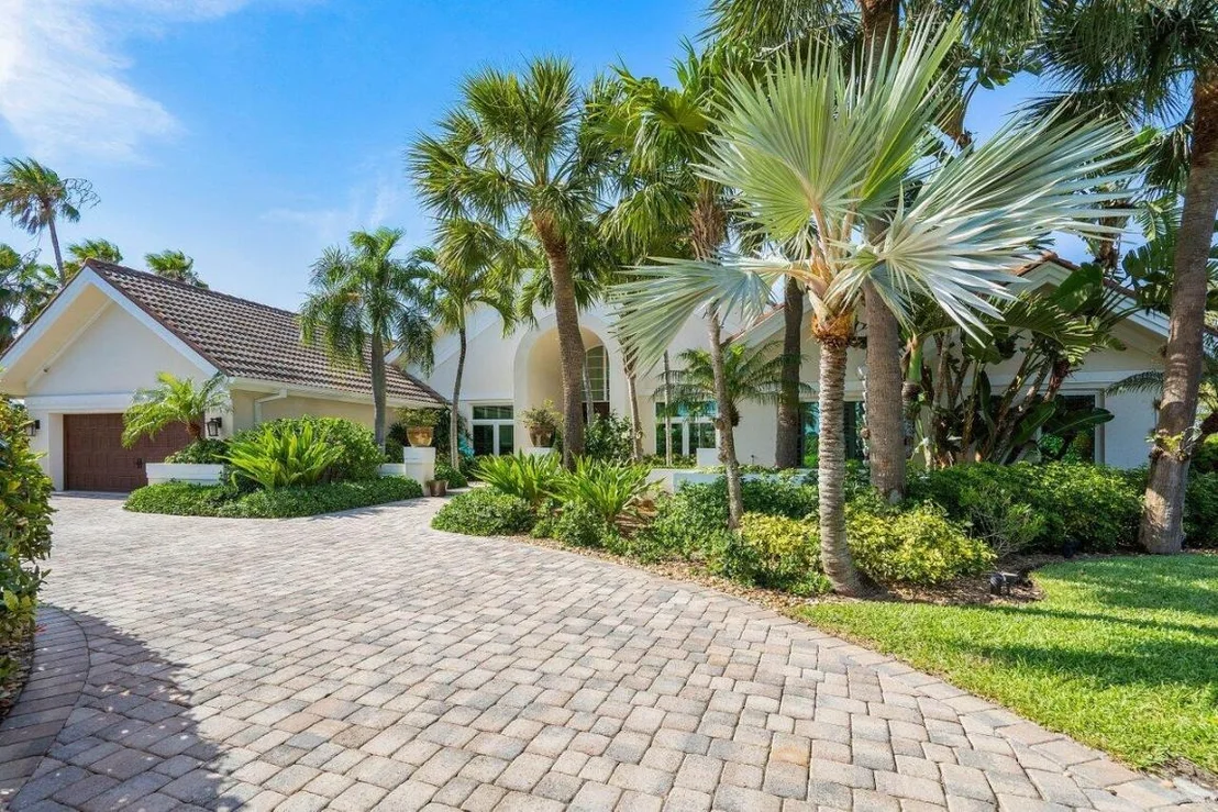 Photo of 2160 SE Golfview Lane