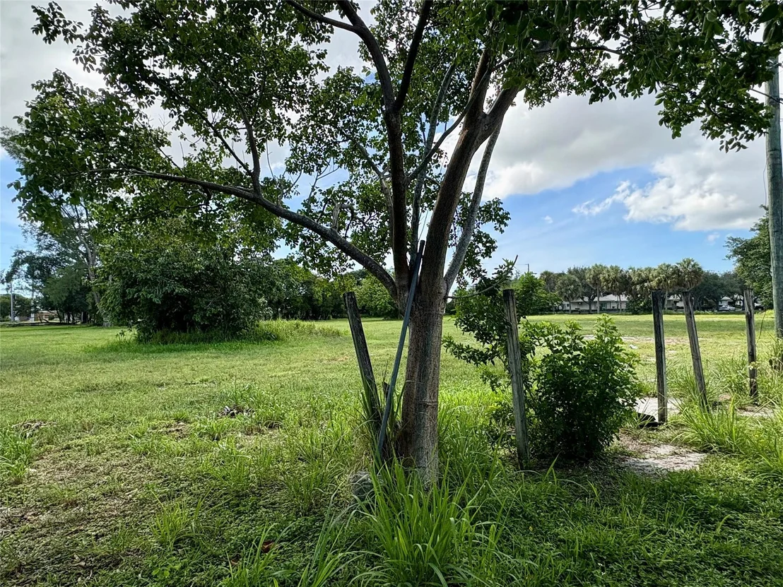 Photo of 730 NW 17th Terrace