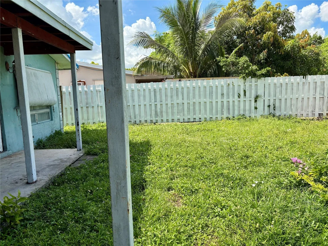 Photo of 730 NW 17th Terrace